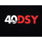 Logo 40DSY en blanc et rouge sur fond noir, design graphique pour vêtement BMX