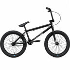 Vélo BMX Sunday noir avec pneus larges sur fond blanc