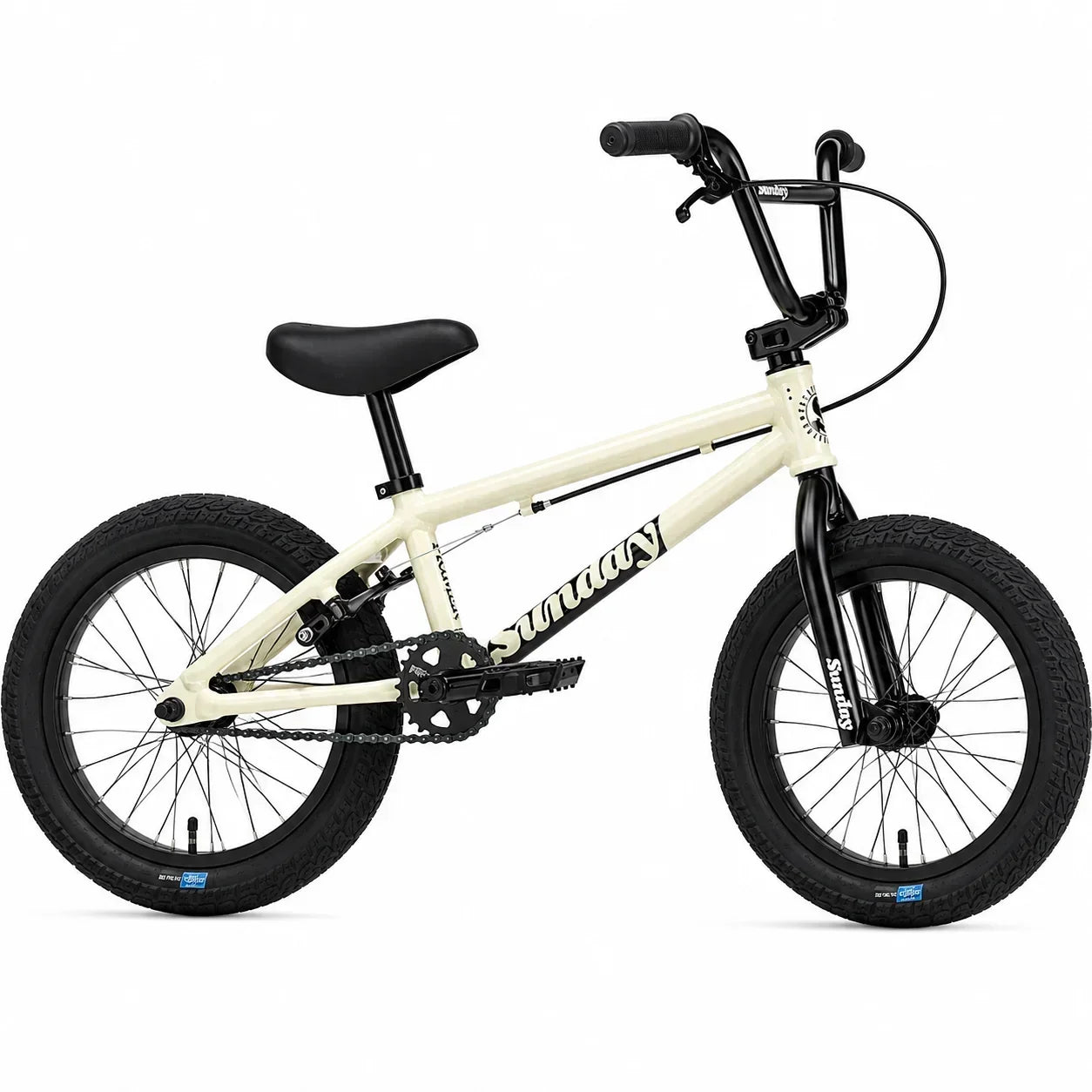 Vélo BMX Sunday crème avec cadre et pneus noirs sur fond blanc