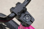 Potence de vélo BMX noire de marque Sunday avec fixations à vis
