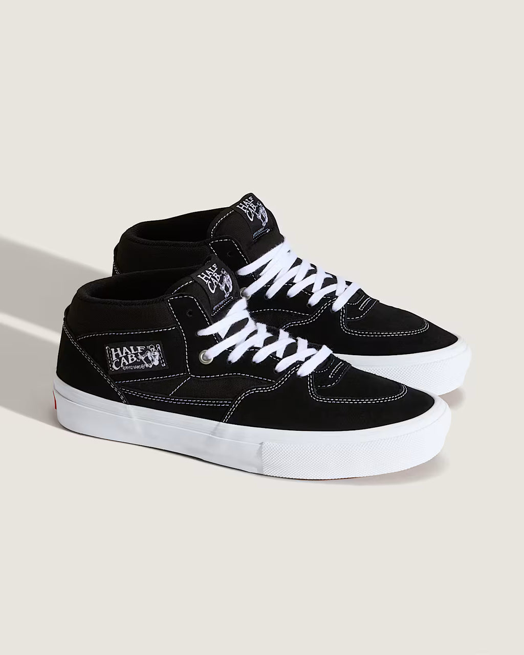 CHAUSSURES VANS SKATE HALF CAB BLACK/WHITE