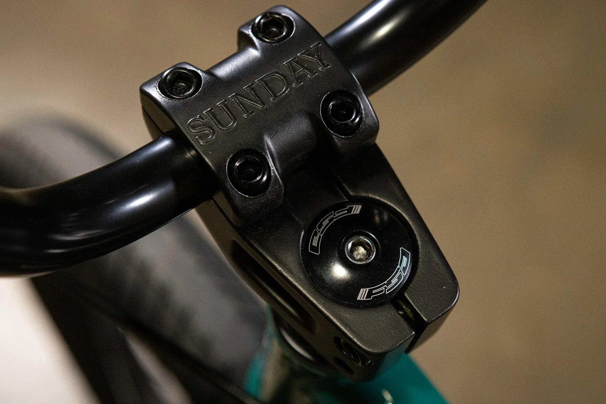 Potence de guidon BMX noire de marque Sunday
