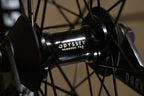 Gros plan d'un moyeu de roue BMX Odyssey Vandero Pro noir