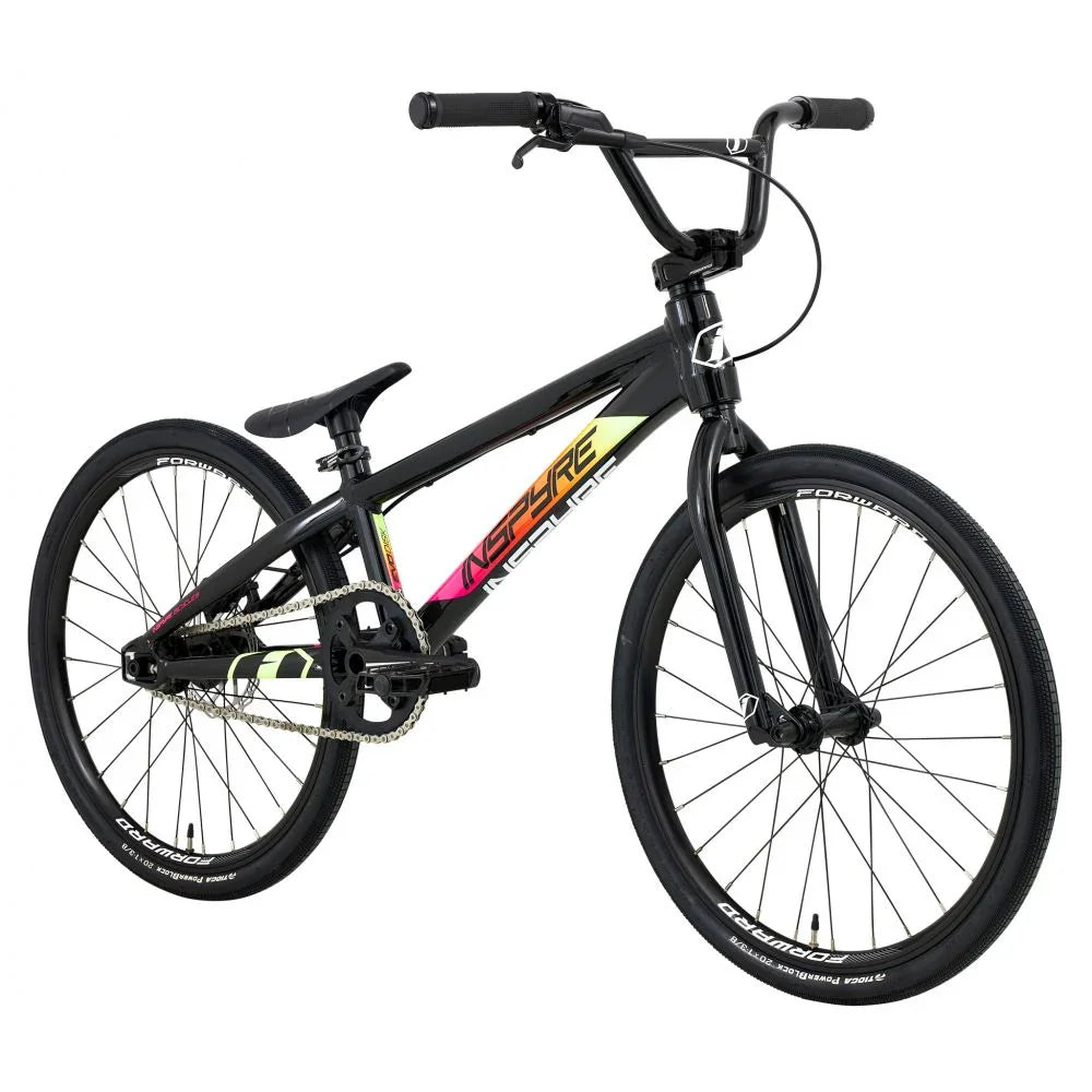 Vélo BMX noir avec cadre INSPIRE, roues FORWARD, idéal pour freestyle et tricks