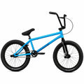 Vélo BMX bleu Sunday avec pneus noirs sur fond blanc