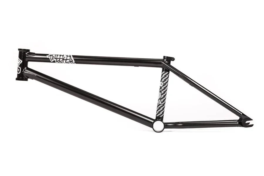 Cadre de BMX noir robuste pour freestyle avec détails graphiques blancs