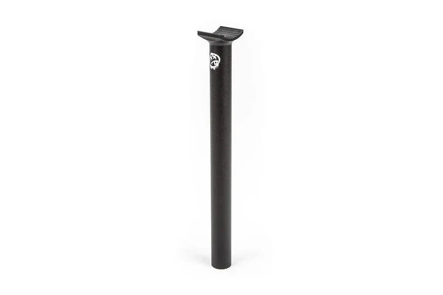 Tige de selle noire pour BMX sur fond blanc