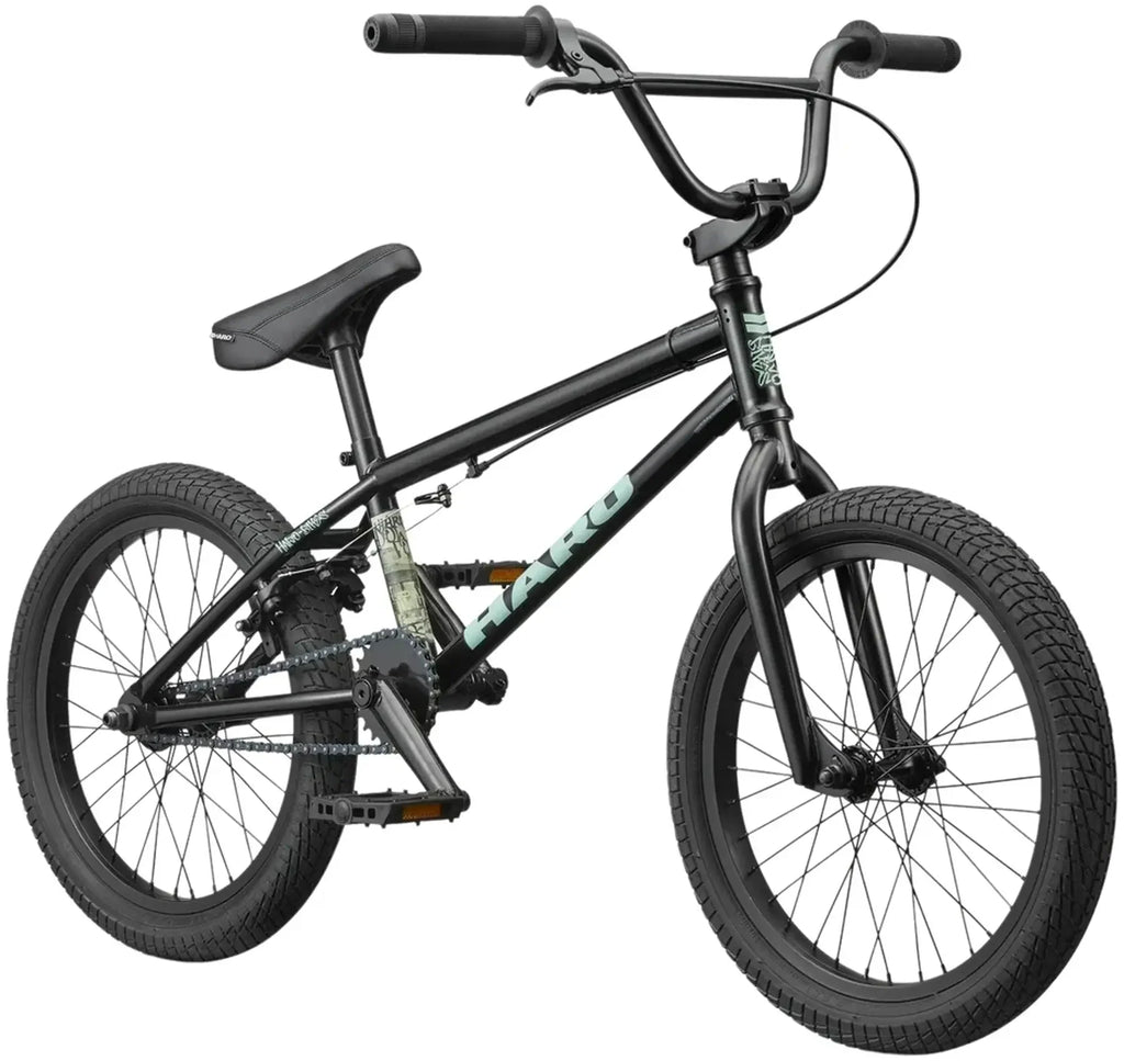 Vélo BMX Haro noir mat avec cadre robuste et pneus tout-terrain