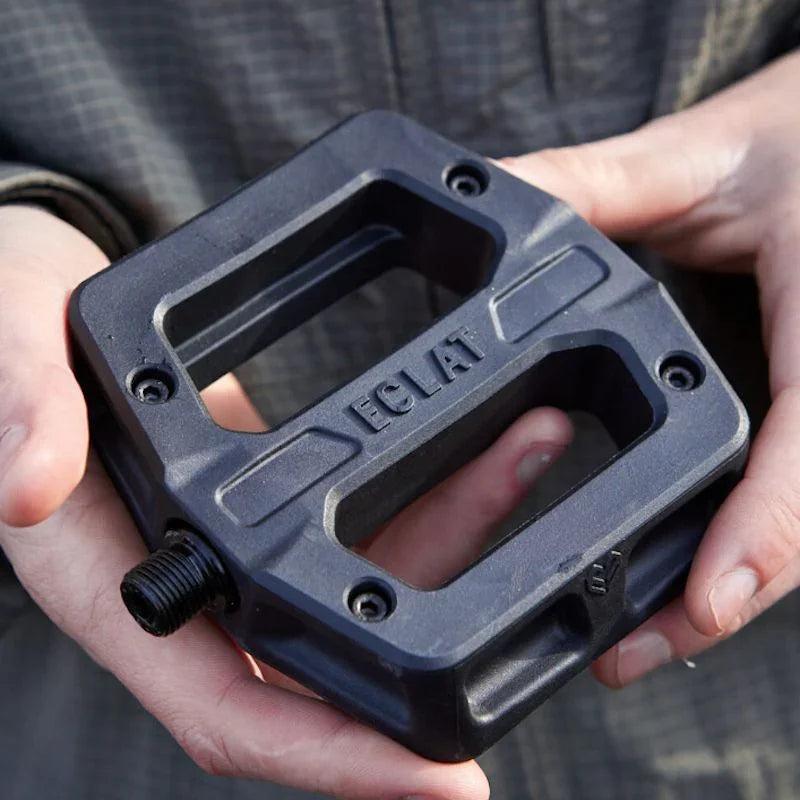 Pédale BMX noire ECLAT, design robuste et ergonomique pour cyclistes