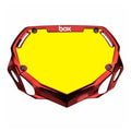 plaque à numéro BMX rouge avec plaque jaune et logo box