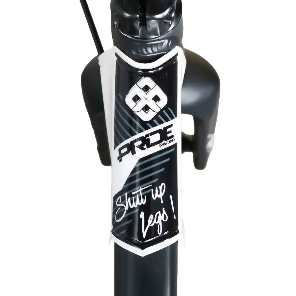 Pride Racing BMX avec inscription 'Shut up legs!' sur cadre noir et blanc
