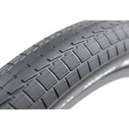 Pneu BMX avec motif de traction robuste pour performance et adhérence optimales