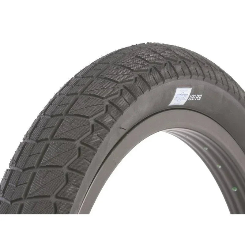 Pneu BMX robuste avec motif de pneu texturé et indication 100 PSI pour performance optimale