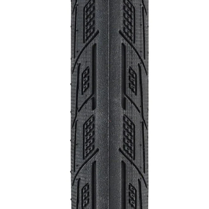 Pneu BMX noir avec motif de crampons pour une adhérence optimale sur tous terrains