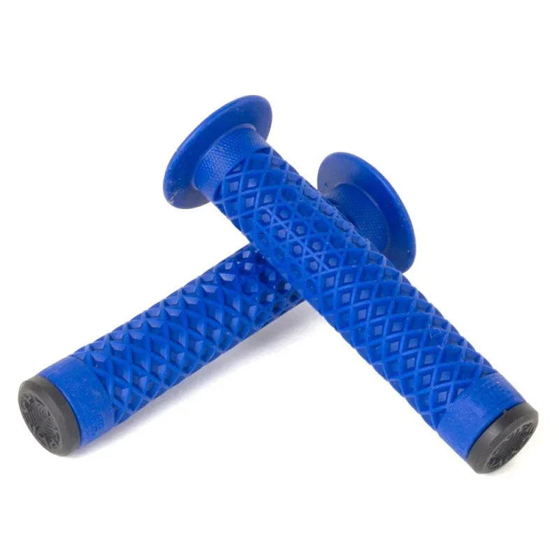 Poignées de vélo BMX bleues avec motif losange antidérapant et extrémités noires