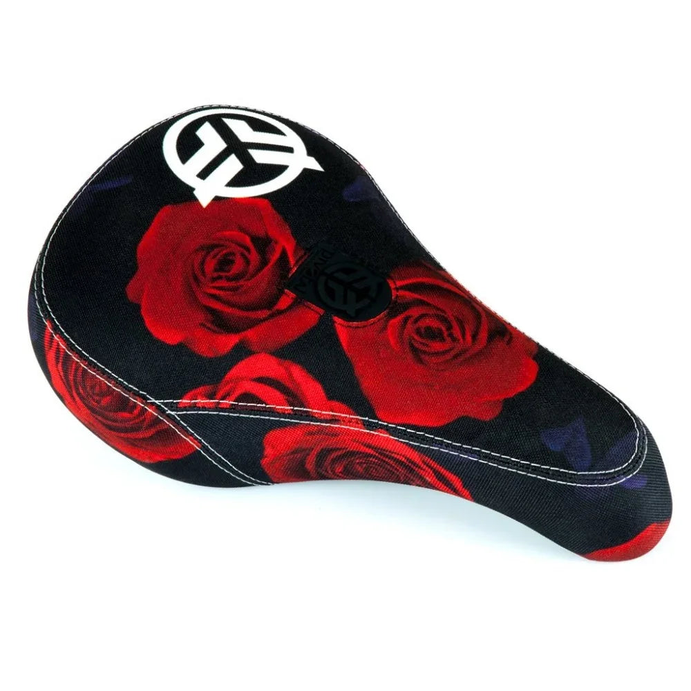 Selle de BMX noire avec imprimé de roses rouges et logo blanc