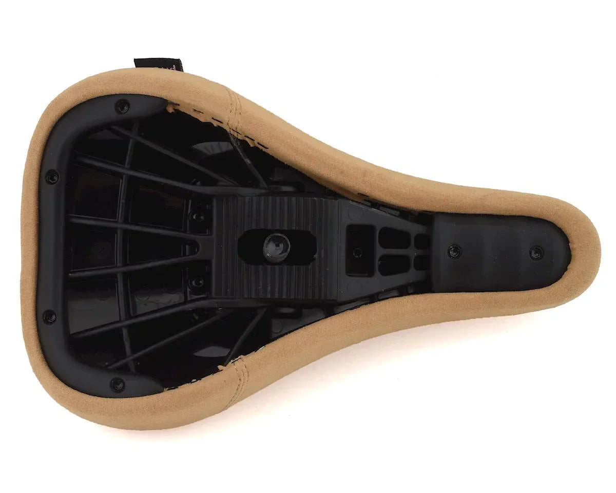 dessous de selle fiend